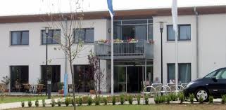 Grosszügige wohnung, sehr gut eingerichtet, hilfsbereite und herzliche gastgeber, wunderschöner garten mit vielen selbst angefertigten töpfereien. Betreutes Wohnen Fur Senioren Im Seniorenzentrum Neuried Neumayer Immobilien