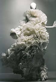 Dress The Widows Of Culloden Fall 2007 Alexander Mcqueen Savage Beauty At The Met Alexander Mcqueen Savage Beauty Mcqueen Fashion Savage Beauty