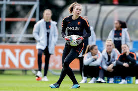 Search a wide range of information from across the web with superdealsearch.com Plots Komt De Helft Van De Oranje Leeuwinnen Uit De Eigen Eredivisie Foto Ad Nl