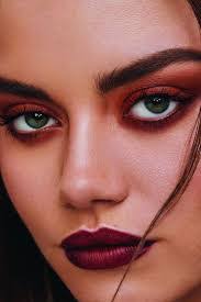 Kristen Strauch's Instagram, Twitter & Facebook