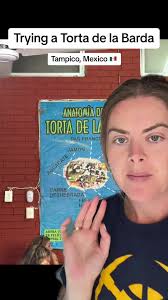 Final rating (for me): 8.5/10!! I really liked it and would eat it again,  just remove the ham. The combination of quesos, black beans, french bread,  meats, AND salsa de chicharron was 🤤😋 Torta de la ...