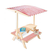 Die Kindersitzgarnitur Happy Garden Set Ladt Zum Ausruhen Und Spielen Ein Spieltisch Kinder Kindertisch Kindertisch Holz