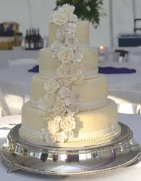 Round Wedding Cakes Wedding Cake Gumpaste Flowers Round Wedding Cakes Chocolate Wedding Cake