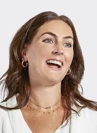 Amie Jones's Instagram, Twitter & Facebook