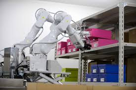 Groothandel solar kiest voor autostore: M A Wrap Th Lee Autostore Eqt Irobot Hudson Hill Mondelez Wynnchurch