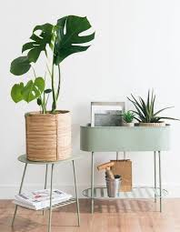 Maisons Du Monde 50 Nouveautes Pour Le Printemps Elle Decoration Deco Vert D Eau Canape En Metal Bout De Canape
