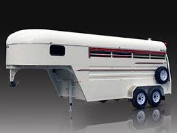 Gooseneck a type of horse trailer that attaches to a gooseneck hitch, a ball placed in the bed of a pickup truck above the axle, rather than a hitch at the rear of the vehicle. Kara Kar Gooseneck 6 6 Wide Horse Floats