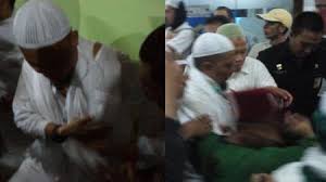 Menurut unggahan ustadz yusuf mansyur di instagram pribadinya, @yusufmansurnew, syeikh ali jaber wafat pada pukul 08.30 wib. Ust Arifin Ilham Syekh Ali Jaber Dan Ulama Lainnya Jadi Korban Dilarikan Ke Rumah Sakit Eramuslim