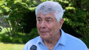 Merrill Reese reacts to Pro Football Hall of Fame honor