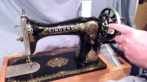 Große auswahl an sewing machine singer. This Video Demonstrates How To Wind Round Bobbins And Thread The Bobbin Case For Vintage Or Sewing Machine Singer Sewing Machine Vintage Modern Sewing Machines