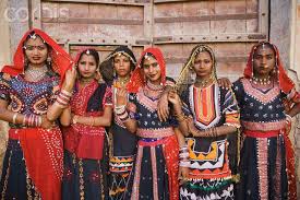 Women In Traditional Rajasthani Costume Pushkar Ajmer Rajasthan India Traditional Dresses Rajasthani Dress Traditional Outfits
