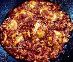 Masukkan udang dan air agak agak nyemek.rebus sembentar dan masukkan kentang goreng, telur puyuh, pete dan campurkan hingga bumbu merata. Sambal Telur Hancur Cer Muncul Makan Sedap Johor Facebook