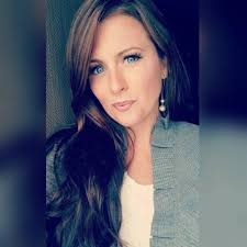 Nicole Packer's Instagram, Twitter & Facebook