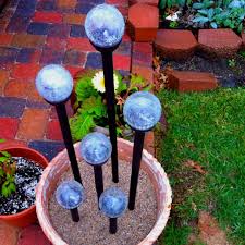 Pin By Bonnie Hudson On Random Diy Outdoor Lighting Lighting Your Garden Backyard Lighting