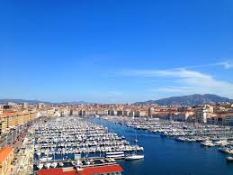 Martha Blogueuse Immobiliere Martha 30 Ans Accro A L Immobilier Blogueuse A 200 Vieux Port Immobilier Marseille
