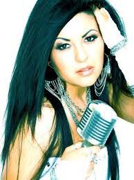 Melissa Campos's Instagram, Twitter & Facebook