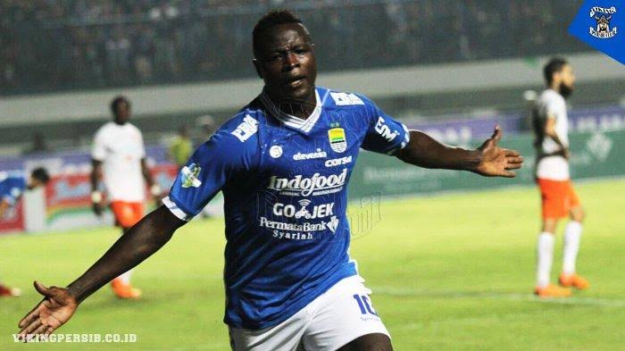 Ezechiel N'Douassel dipertahankan Persib Bandung 

