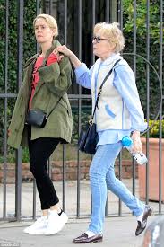 Holland taylor says charlie sheen's past mistakes may be a result of his madhouse upbringing with a famous father, martin sheen. Holland Taylor Holds On To Girlfriend Sarah Paulson As They Go To Farmers Market Daily Mail Online