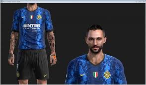 It's not entirely a new approach for epic brozo, as he already has an emoji of a winking face with hand on chin, depicted on his own hand. Lzlyj5odjfhb0m