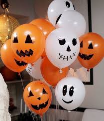 Absolutely Chic White And Orange Halloweenparty Decor Balloons Bouquet Hall Halloween Party Decor Diy Halloween Party Diy Halloween Themed Birthday Party