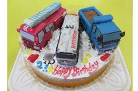 消防車 トラック バス立体のせケーキ ｵﾘｼﾞﾅﾙｹｰｷ おぐに 電車 車 ｷｬﾗｸﾀｰ 似顔絵ｹｰｷ宅配通販 車 ケーキ ケーキ 立体ケーキ
