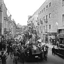 Eine gruppe von historikern versuchte eine neubewertung der kriegsereignisse. 70 Jahre Israel Die Grundung Des Judischen Staates Geo