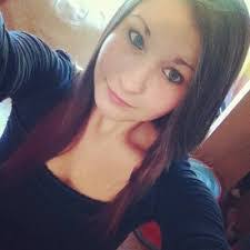 Courtney Halstead's Instagram, Twitter & Facebook