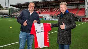 Emmen, das am ersten spieltag ohne sponsor auf der brust aufgelaufen war, soll durch das verbot einnahmen von über. Despite Possible Relegation Easytoys Will Continue As Sponsor Fc Emmen Teller Report
