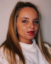 I close my eyes to old ends And open my heart to new beginnings.. 🤞🏼  #sherises