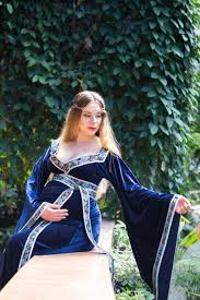 Maybe you would like to learn more about one of these? Elfenkleid Samt Mittelalterkleid Blaues Elfenkleid Auf Etsy