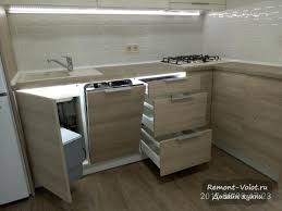 балконной дверью дизайн кухни 8 кв м с выходом на балкон Uglovaya Kuhnya 17 Kv M S Furnituroj Blum Barnoj Stojkoj I Balkonnoj Dveryu Kuhnya Sovremennaya Kuhnya Interer