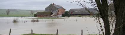 Les quais au niveau de la. Lutte Contre Les Inondations Province De Namur