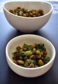 Thai Spice Crispy Edamame Jeff Added This Fantastic Sauce Soy Sauce Rice Vinegar Sesame Seeds Sesame Oil And Honey Edamame Recipes Food Recipes
