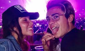 Paola di benedetto separata da federico e criticata per la sua vittoria, ma lei si difende. Federico Rossi E Paola Di Benedetto Si Sono Lasciati Radio 105