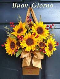 Cartolina di buon compleanno con i fiori. Immagini Buongiorno Con I Fiori Fall Wreath Door Wreaths Fall Wreath Alternative