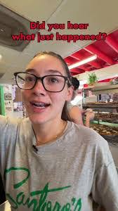 Alexis Deloach's Instagram, Twitter & Facebook