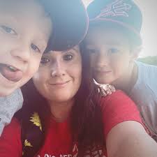 What are healthy snacks for 3-week-old chicks?