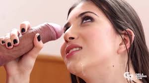 Anya Krey loves to use her Tongue - XNXX.COM