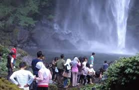 Bahkan waktu llburan itu sendiri tak hanya di nantikan bagi para kalangan anak anak saja. Explore Pwt Wisata Curug Cipendok Cilongok Purwokerto Banyumas