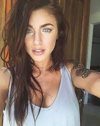 It S A Dark Hair And Light Eyes Kind Of Day 51 Photos Dark Hair Stunning Brunette Women