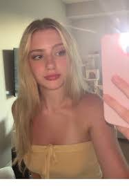 Hayley Mays's Instagram, Twitter & Facebook