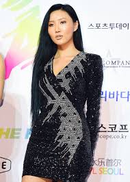 With tenor, maker of gif keyboard, add popular mamamoo hwasa animated gifs to your conversations. Mamamoo Hwasa S Fashion Look At Soribada Awards Red Carpet On August 22 2019 Codipop