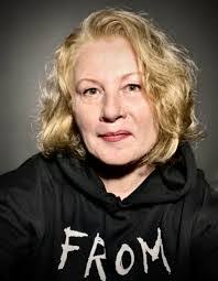 Elizabeth Moy's Instagram, Twitter & Facebook