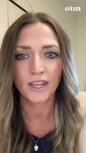 Derek Travers's Instagram, Twitter & Facebook