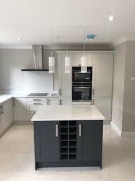 universal kitchens & wardrobes