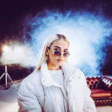 She became famous on instagram dancing and singing along to popular music from artists like maitre gims, rihanna and lady leshurr. Loredana On Amazon Music