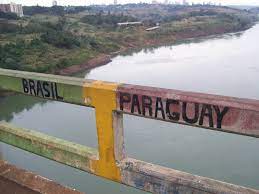 Brasil cukup cermat dalam menunggu momen yang tepat untuk menyerang paraguay, namun gol kedua. Paraguay Tendra Cinco Puentes Con Brasil