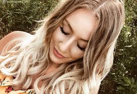 Short wavy hair with dark blonde ombre style. 28 Coolest Blonde Ombre Hair Color Ideas In 2021