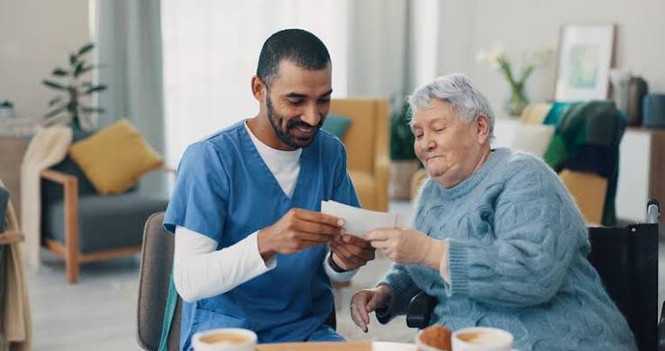 When to Move From Assisted Living to Memory Care