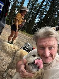 Hey trail angels! 🌻 I'm a PCT hiker currently taking a one-week break near  Ridgecrest due to a foot injury. Since I'll be resting off-trail for a bit,  I'd love to give